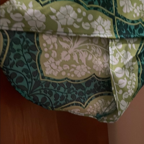 Beautiful by Lawrence Green Blouse with Layered Design
NWOT - Picture 6 of 7